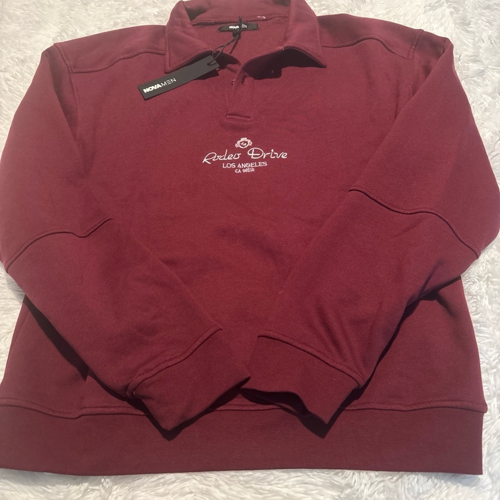 Fashion Nova Men’s 
Burgundy Collared 3 Button Sweatshirt 
Beverly Hills CA90210